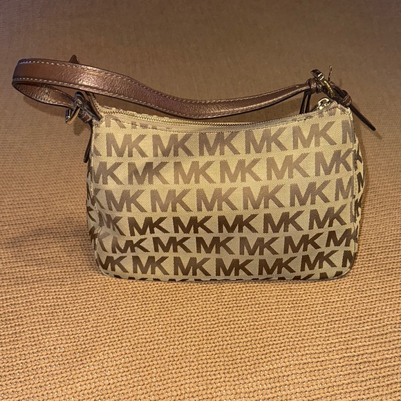 Michael Kors Brown Shoulder Bag with Signature Monogram - Picture 3 of 11